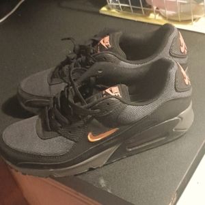 Shoe nike black and orange